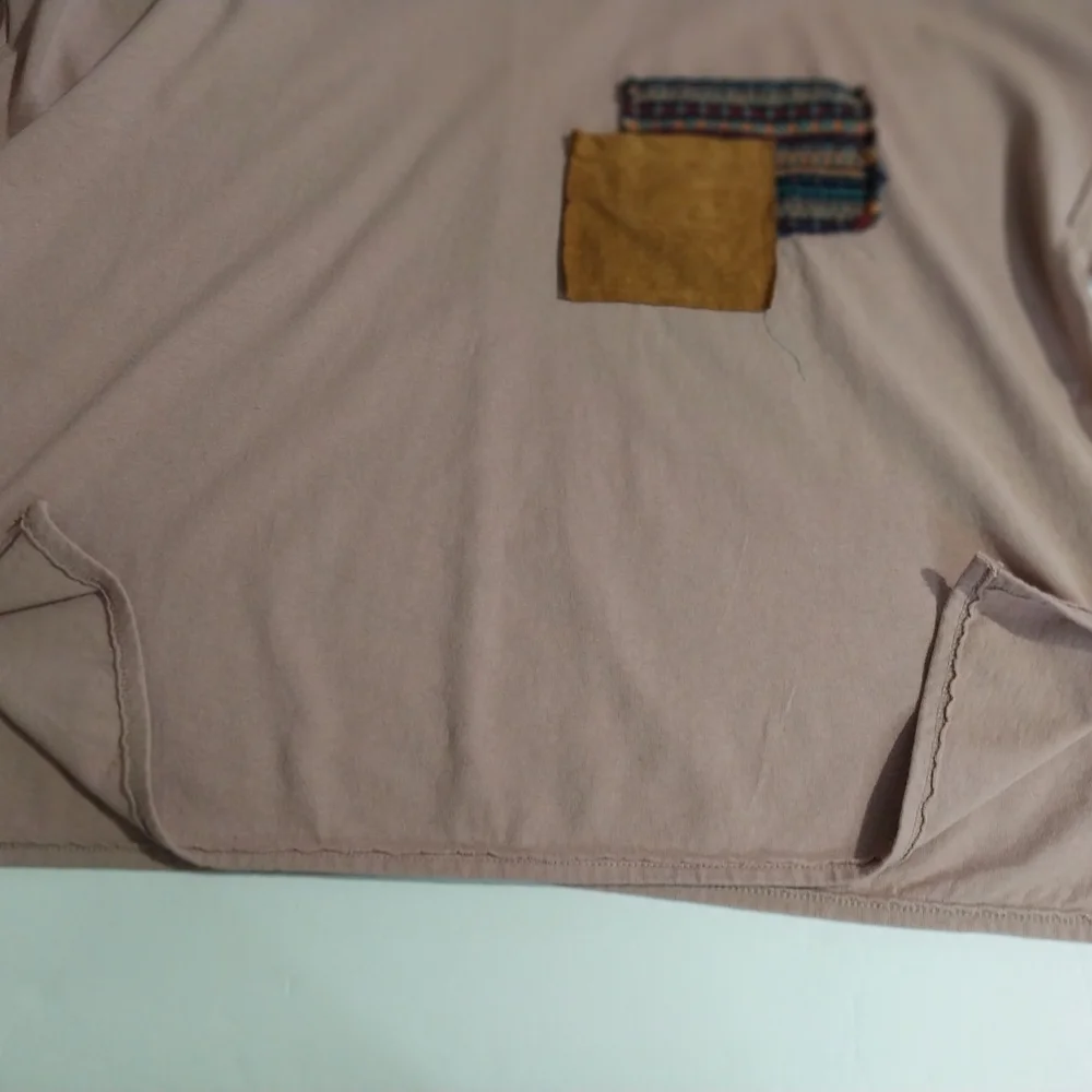 Easel Women's Oversized Size Large Dusty Pink Top with Pocket Accent - Picture 5 of 12